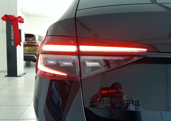 Skoda Superb cena 201000 przebieg: 10, rok produkcji 2024 z Borne Sulinowo małe 352